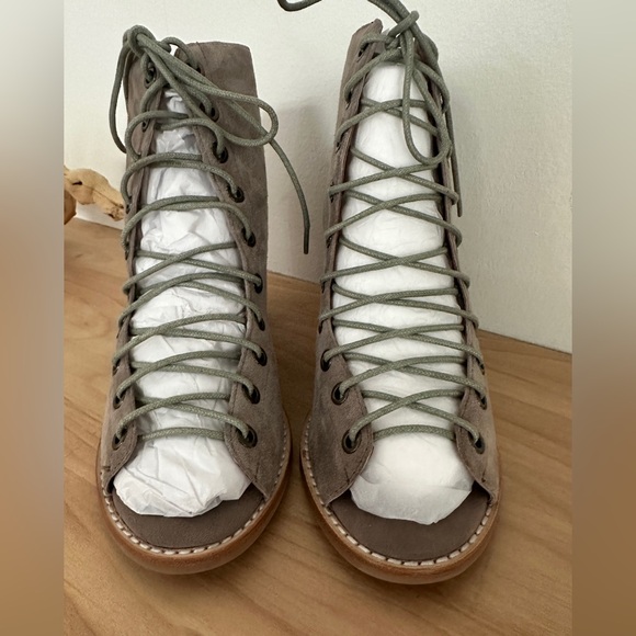 New Jeffrey Campbell 
Lace Up Bootie Free People - Picture 5 of 15